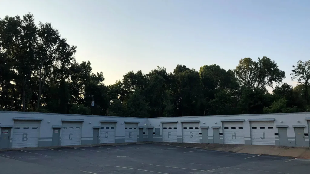 Lease Fifth Street Service Center 2613 E 5th St Tyler, TX 75701