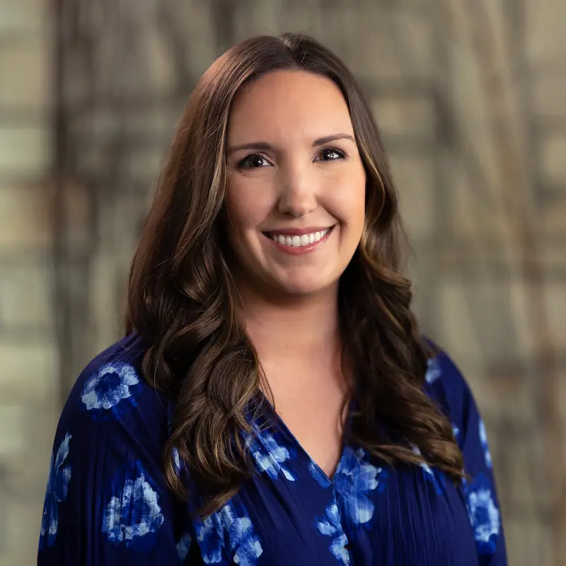 Lindsay Martinez, Accounting